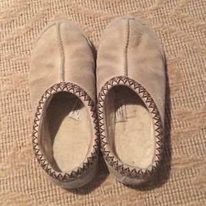 UGGS slippers